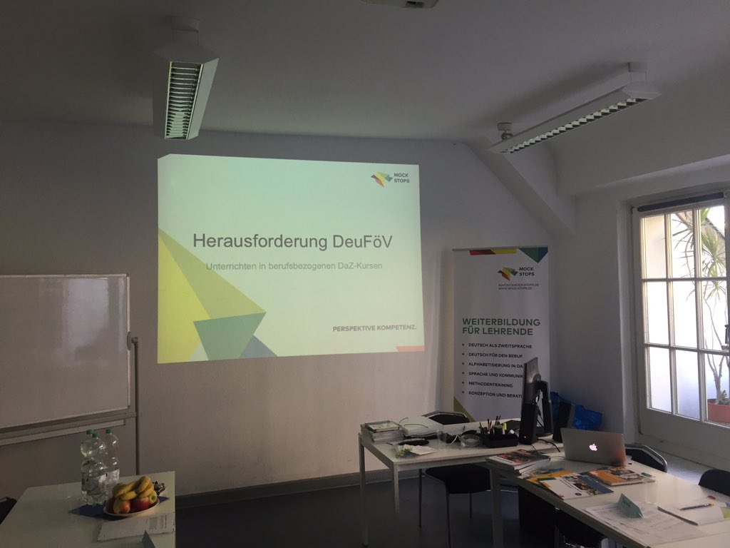 sb_weltweit's tweet photo. 👍 Das Seminar „Herausforderung DeuFöV - Unterrichten in berufsbezogenen DaZ-Kursen“ war eine sehr erhellende Weiterbildung. Ein Update in Sachen „Förderungen”, „telc-Prüfungen” und „Unterrichtsideen”. #deutschalsfremdsprache #sprachtraining #berlinweltweit #saarbrueckenweltweit https://t.co/59LAjrQXzy