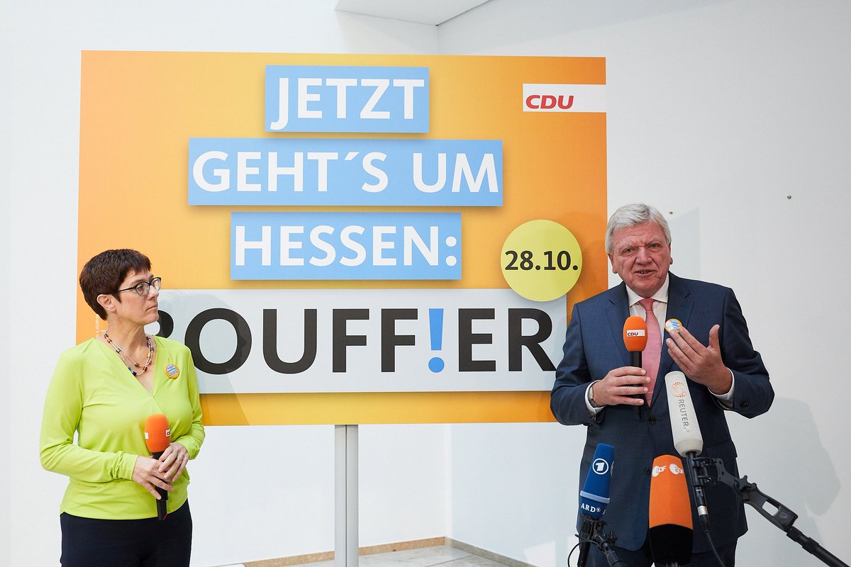 #Bouffier: "Die Menschen erwarten konstruktive Arbeit, keinen Streit und Umsetzung dessen, was man festgelegt hat. Deshalb werden wir die nächsten zwei Wochen sehr intensiv nutzen. Und wenn die ganze <a href="/CDU/">CDU Deutschlands</a> uns unterstützt, dann kann uns das nur helfen." #starkesHessen #ltwhe18