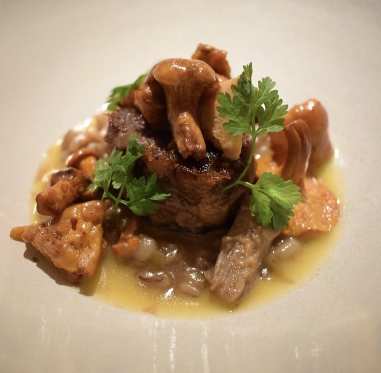 Amazing meal <a href="/3_Chimneys/">TheThreeChimneysSkye</a> last night for our final evening in #Skye - lovely end to a even lovelier trip 😁 #scotland #travel #scottishfood #michelinstar #threechimneys