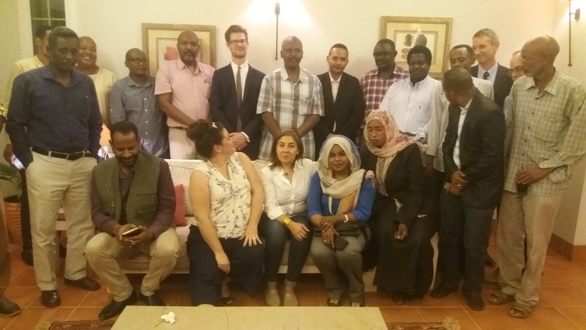 eblatmann's tweet photo. اوقات جميلة مع بعض من الصحفيين السودانيين الخمسين الذين تلقوا تدريب في باريس و في الخرطوم منذ عام 2014، بالاشتراك مع  @CFPJMedias و  @SUNA_AGENCY و المجلس القومي للصحافة و المطبوعات.
@FranceauSoudan https://t.co/uMIkhXGzfg