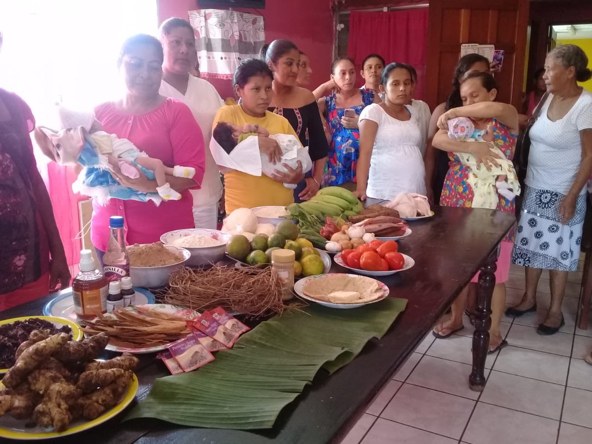 Canal2Nicaragua's tweet photo. Ministerio de Salud, realizó un intercambio con mujeres, parteras y brigadistas en la Casa Materna de Bluefields, con el objetivo de que las mujeres embarazadas conozcan la importancia de mantener una alimentación balanceada antes y después del parto. https://t.co/yXQVOlL2Tq