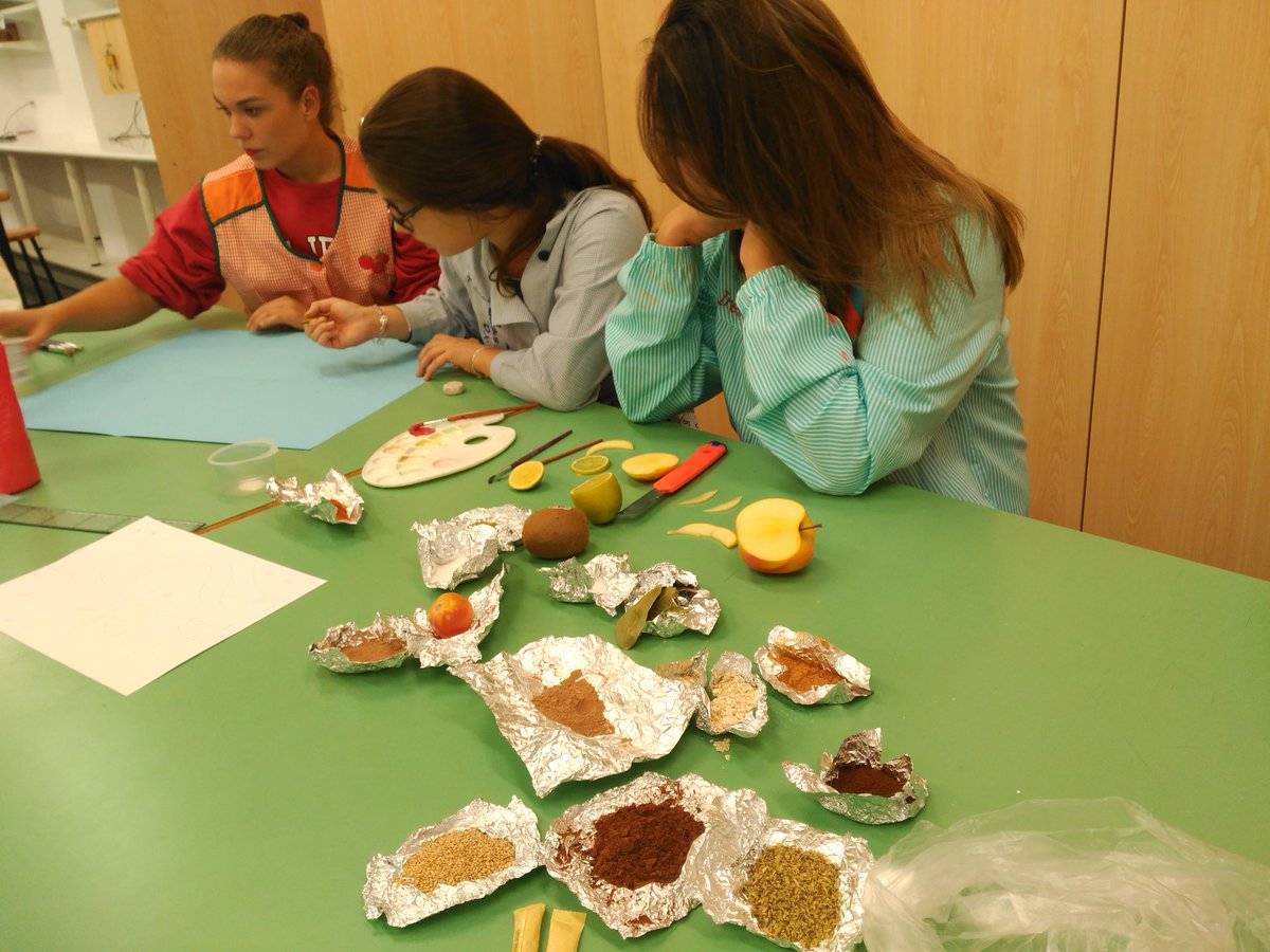 etpxavier's tweet photo. Segon dia d'experimentació amb la plàstica. Fem barreges impossibles! 2n Ed.Infantil dual. https://t.co/66xzsdThOI
