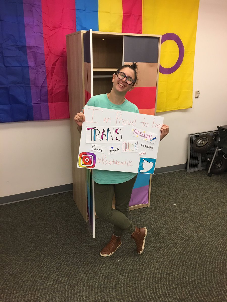 ElliotDraz's tweet photo. #proudtobeoutUC #queerliberation #queercats @UC_LGBTQcenter IM PROUD TO BE TRANS, PANSEXUAL, QUEER, AN ACTIVIST, JEWISH, AN ADVOCATE, AND THAT I HAVE ANXIETY! Happy Belated National Coming Out Day. https://t.co/g6JblzzJTq