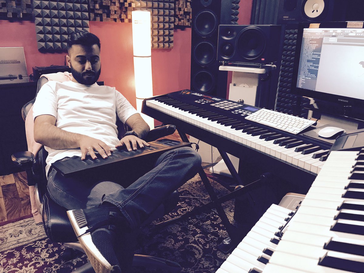 OnOneMusic's tweet photo. Cooking in the Lab.. https://t.co/FcPOxlL1fL