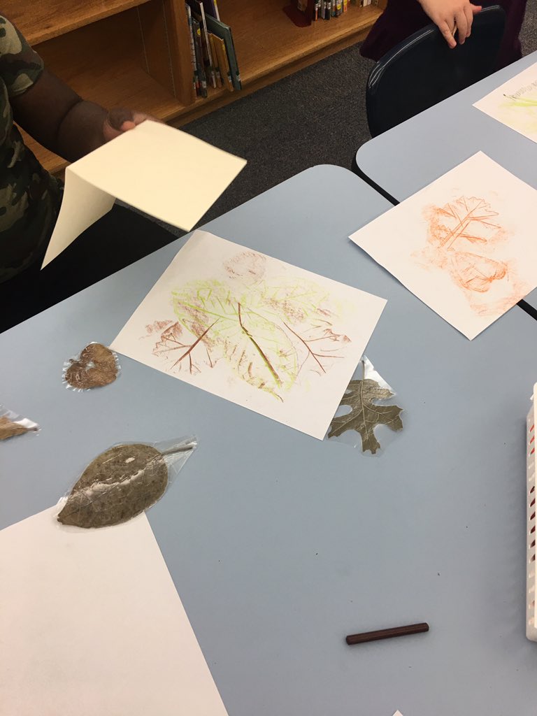 C_Monroe1's tweet photo. 2nd grade leaf rubbings. @bebensee_lib #bobcatsmake #makerspace https://t.co/dX1pJM7PgY