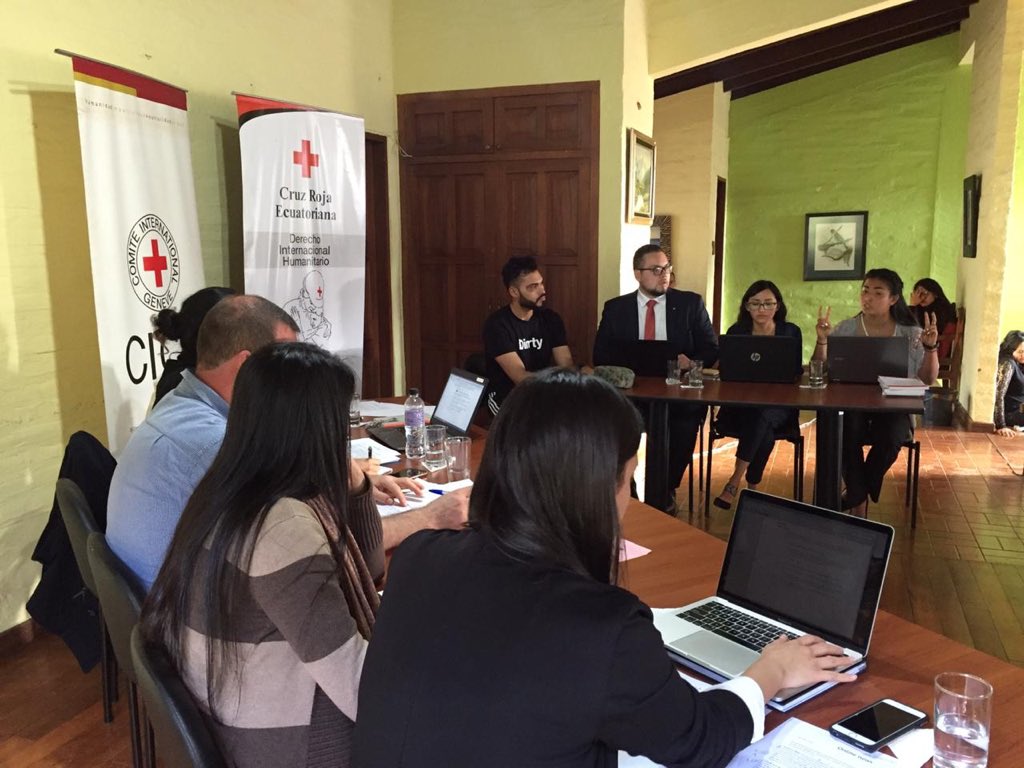 JJAlencastro's tweet photo. El día de ayer el equipo de la UDLA conformado por Nadia Alava, Juanse Ramírez y Gaby Hidalgo, obtuvo el segundo lugar del Concurso Manuel Muñoz Borrero de Derecho Internacional Humanitario. Estoy orgullosísimo de estos chicos a quienes tuve el gusto de entrenar! https://t.co/RA85z5KwZ9