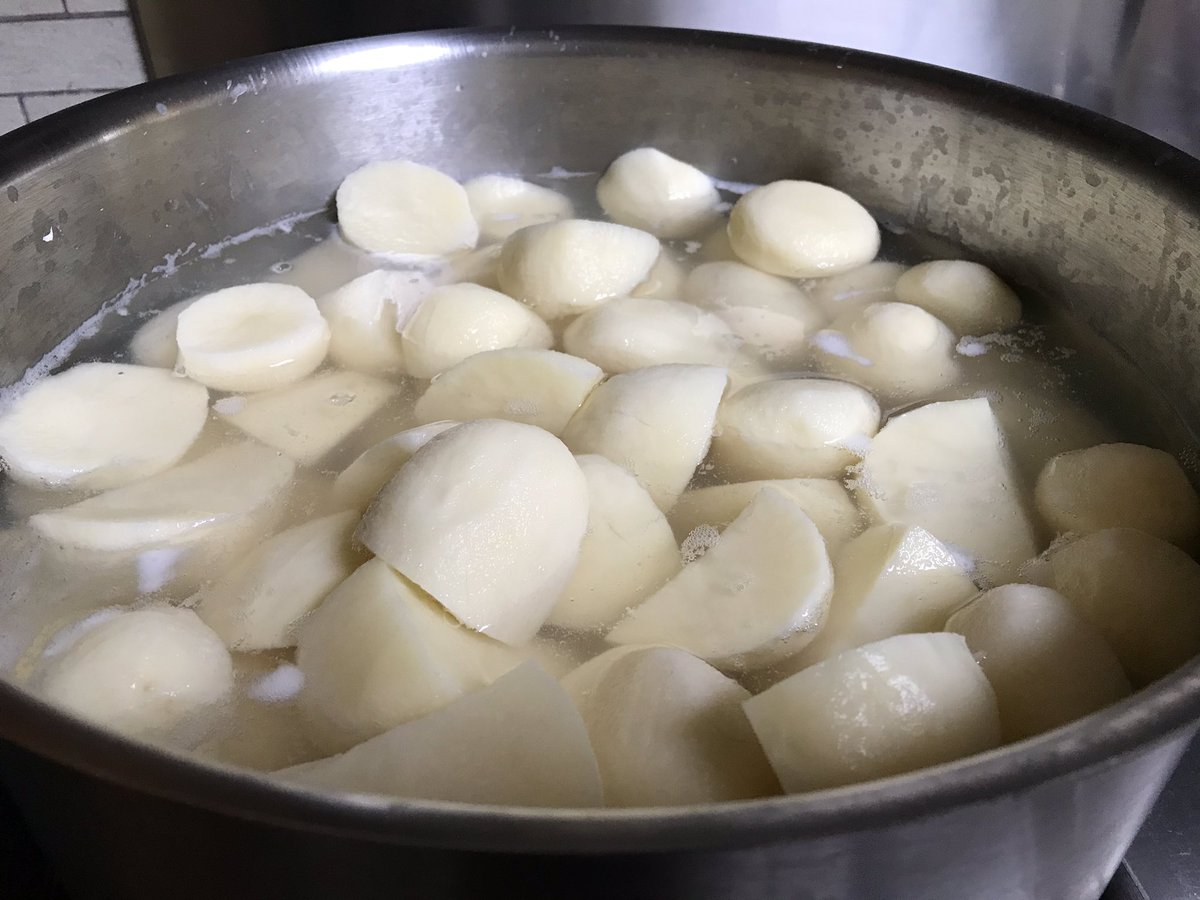 ruthsrealfooduk's tweet photo. Mondayโs mash day #dothemash #dothemonstermash https://t.co/U95o8fBKEL