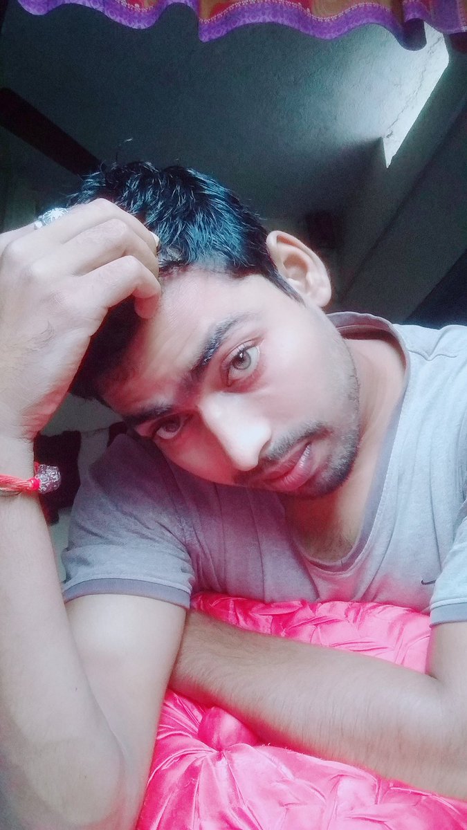 kundan312's tweet photo. How is this guy's https://t.co/KUZvcnYbWJ