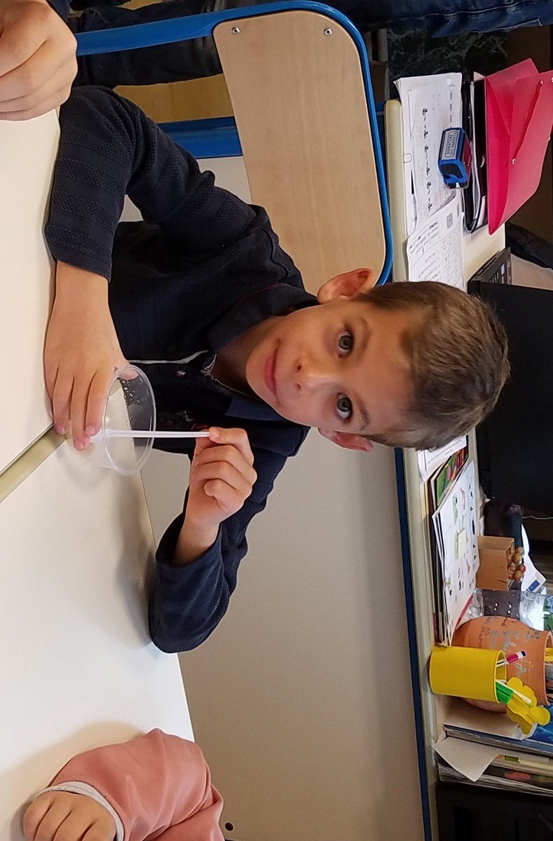 TripesRuault's tweet photo. La #Semainedugoût joue les prolongations dans la classe de CP-CE1 de la Graverie!

Nous leur avons fait découvrir ce matin les #tripesàlamodedeCaen.... beaucoup d'entre eux en ont repris!

Ça nous rend super happy de bon matin de faire découvrir nos #saveursnormandes ! https://t.co/w9pdovcpi6