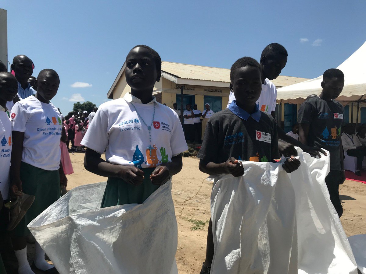 unicefssudan's tweet photo. Handwashing demonstrations, sack races, and mini plays were the order of the day in Juba as the Government, UNICEF, and its partners celebrated Global Handwashing Day 2018. See some pics. #GHWD2018 #GlobalHandwashingDay2018 https://t.co/RCl03QcZnu