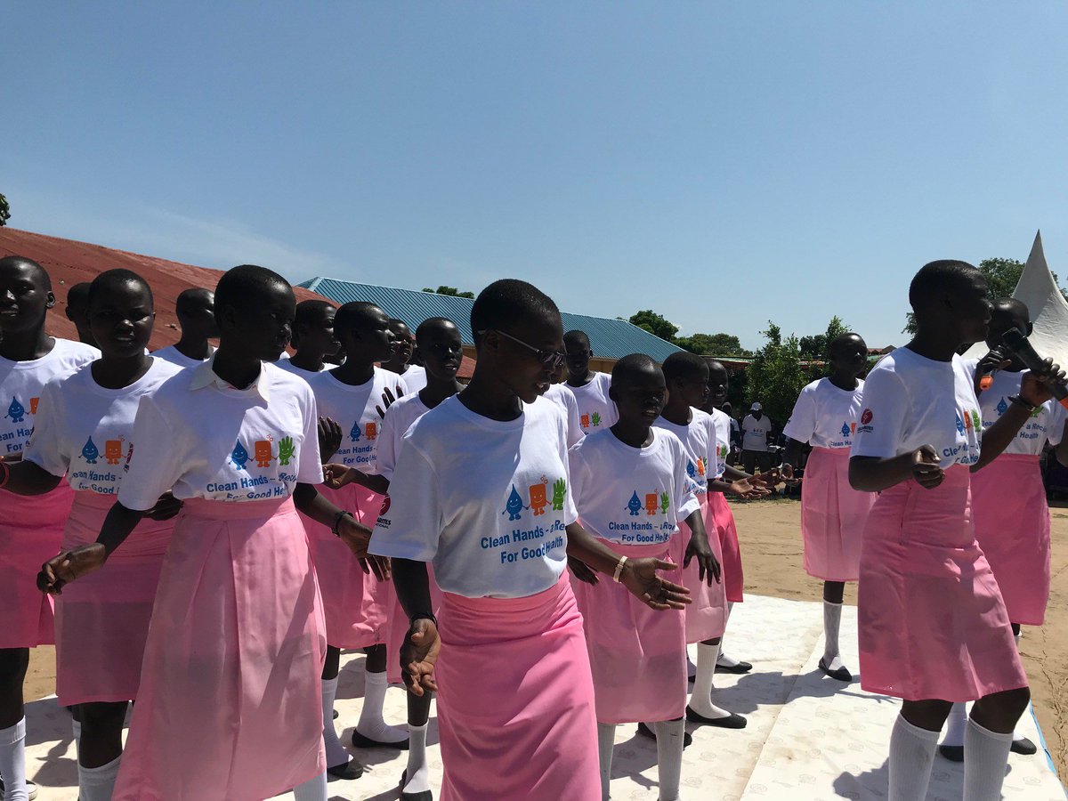 unicefssudan's tweet photo. Handwashing demonstrations, sack races, and mini plays were the order of the day in Juba as the Government, UNICEF, and its partners celebrated Global Handwashing Day 2018. See some pics. #GHWD2018 #GlobalHandwashingDay2018 https://t.co/RCl03QcZnu
