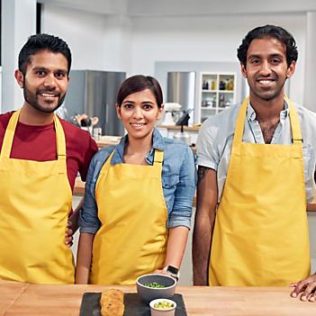 miteshmistry86's tweet photo. Watch #teammistry cook up some family favourites in this year's BBC Family Cooking Showdown #bbc #cookingshowdown. @BBC https://t.co/Jbh2ZejB8b