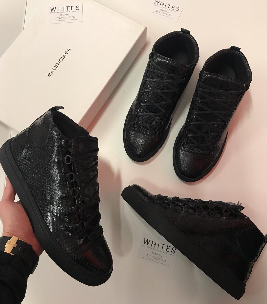 whites_uk's tweet photo. • Balenciaga • 
• Size UK8, UK9 • 
• £345 DELIVERED. RRP £450! • https://t.co/qUrnTEW1Zh