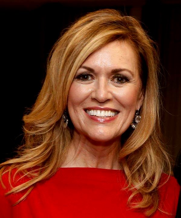 FemaleEye's tweet photo. #MaverickMonday is perfect for #MondayMotivations. Today, we celebrate Sandra de Castro Buffington from #FeFF2015! Speaking of #MondayMotivations, have you submitted your film/script to https://t.co/33ohkjYTrs yet? @lacoles #FeFF2019 #Womenempowerment #womeninfilms https://t.co/f2JAz3EbIS