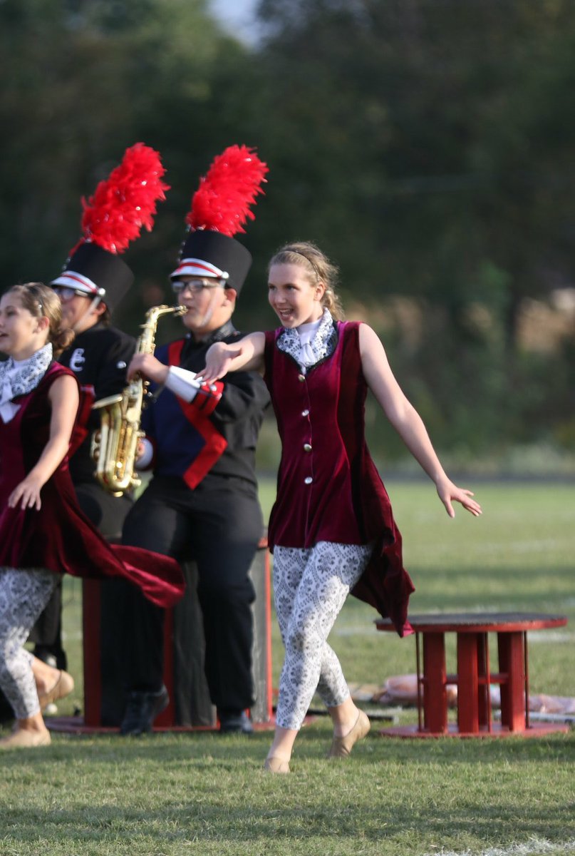 Auttyjane's tweet photo. It’s Regional’s week and time for member highlights! Starting with my youngest member miss Audrey! She may only be in 8th grade but you could never tell! Congrats to a successful season and cheers to many more! Let’s make semi finals! #weareec @edmonsonvoice @Kymarchingband https://t.co/9nMItlzXxy