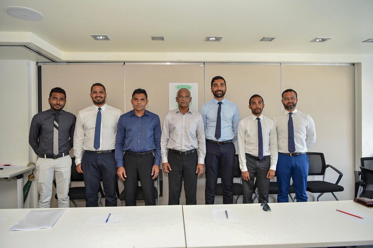 MDPSecretariat's tweet photo. President Elect H.E.@ibusolih adhi VP Elect H.E.@FaisalNasym, Zuvaan Viyafaariverin’aai badhdhalu kuravvaifi. https://t.co/NwBTlctrHU