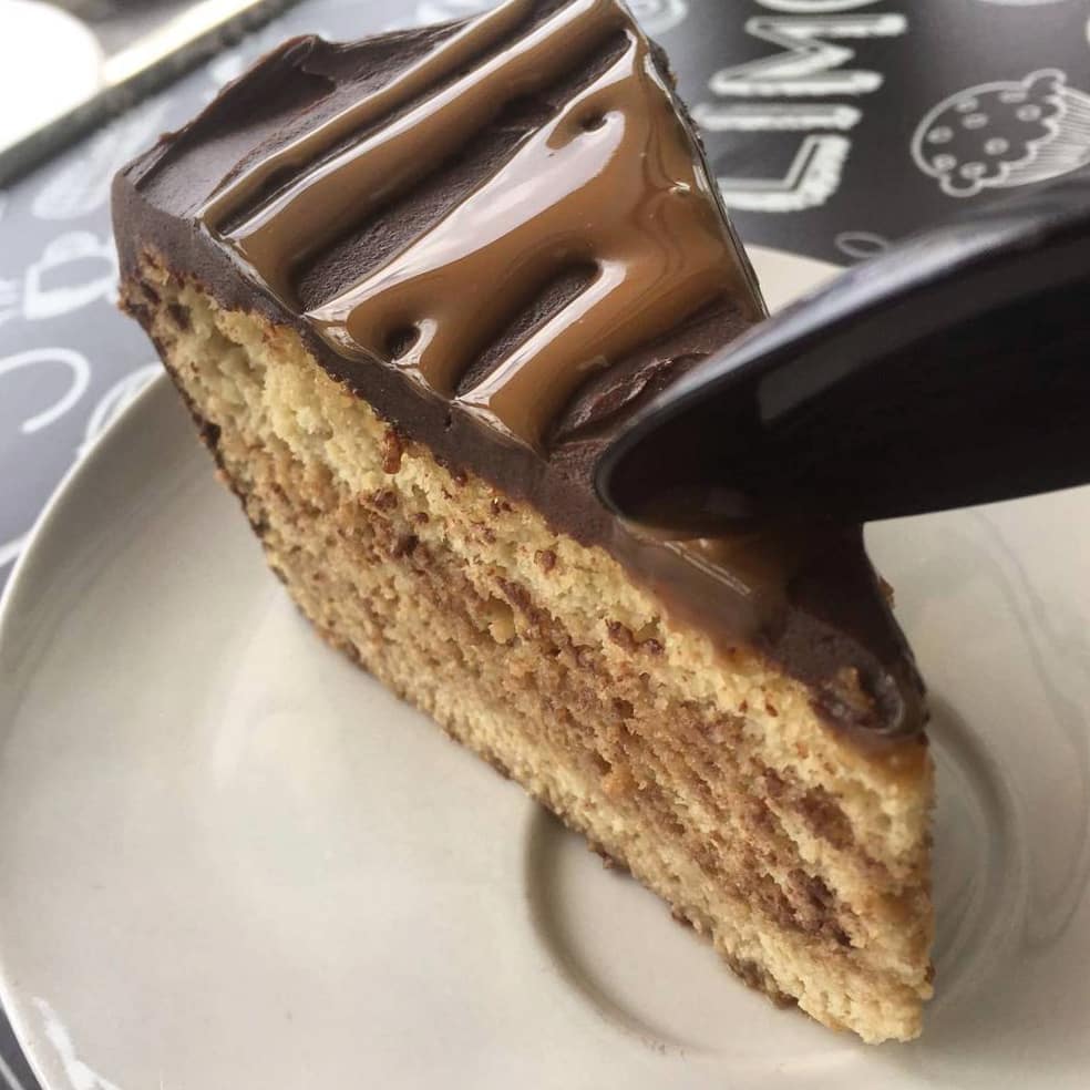 Estevia, Harina de Almendras, Leche de Almendras, Caramelo sugar free y Chocolate sugar free💚 ¡Esos ingredientes se combinaron para crear la mejor TORTA ALVARITO!💥
Pregunta por las opciones saludables disponibles para pedidos, escribiendo al 👉📲Whatsapp: +1 (786) 9014967⚡