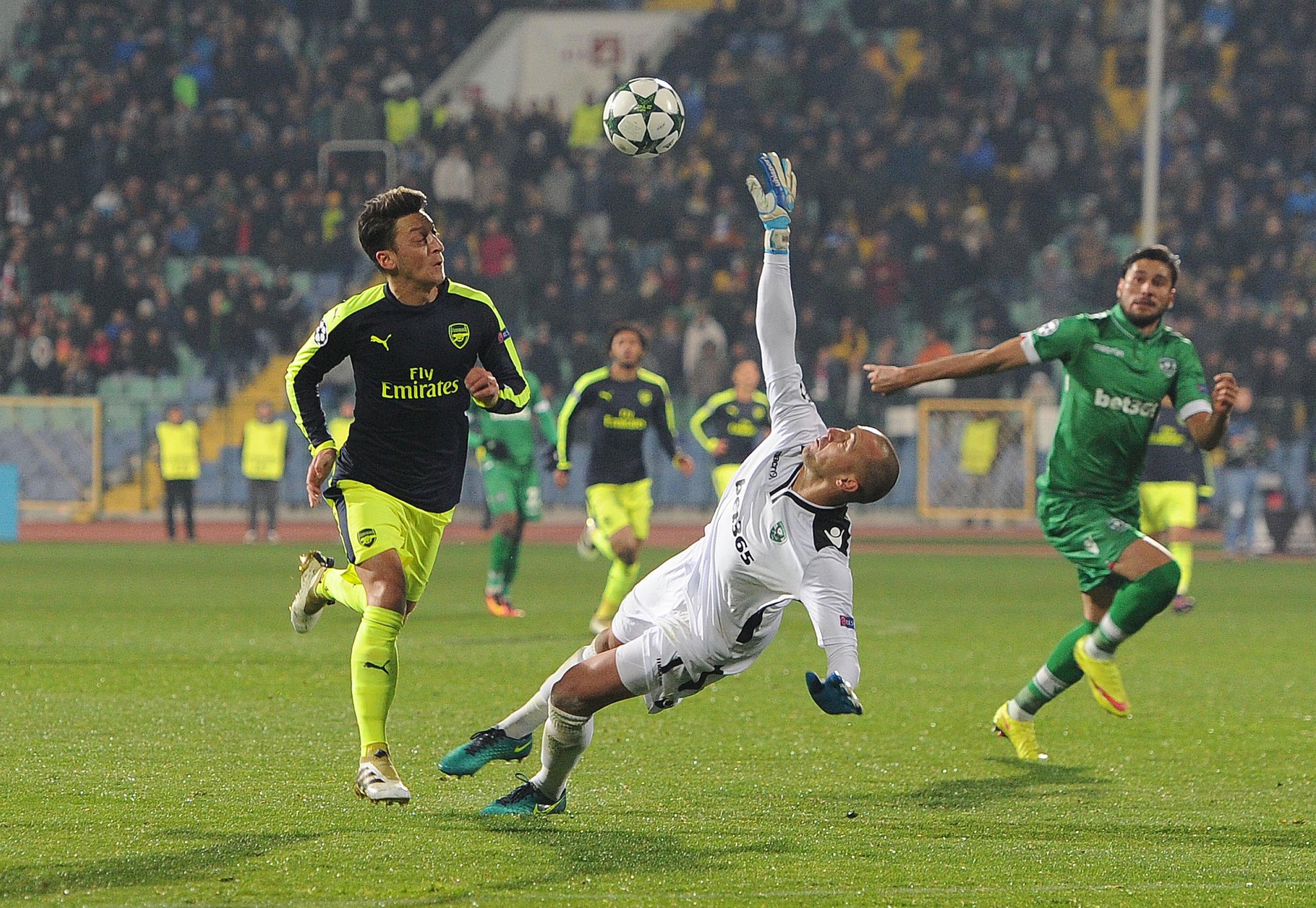 Happy Birthday Mesut Ozil 602 games  251 Assists  124 Goals  