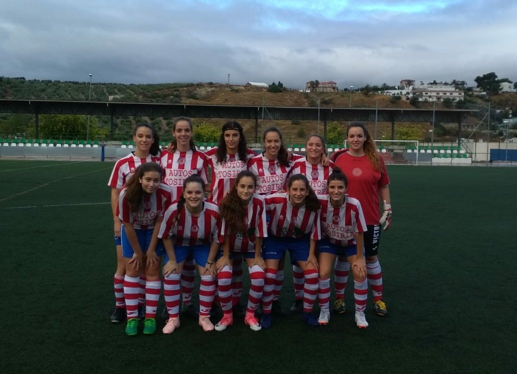 Udct_femenino's tweet photo. Os dejamos la foto del once titular de Soto en el partido de ayer. A seguir trabajando! #EsfuerzoCorageYPasion #UDCT https://t.co/3gql4RqHOA