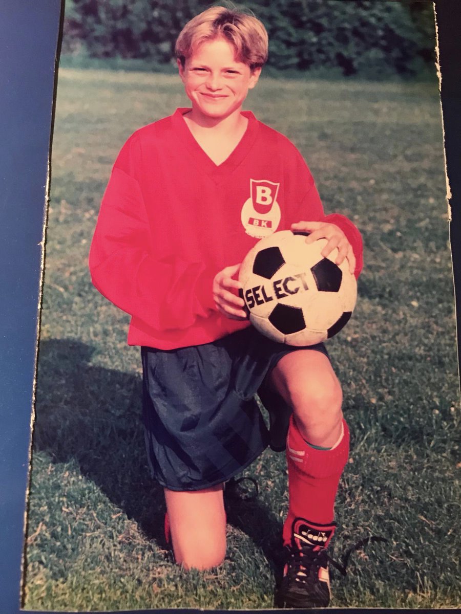 robbertomateo's tweet photo. Yo hoy no me perdería la historia de este jovenzuelo que se convirtió en LEYENDA del fútbol balear.

Esta noche en @Canal4televisio en el espacio de FÚTBOL MODESTO de @fora_dejoc desde las 23 horas, conocemos a @lucaspounissert ! https://t.co/9Dh2bLfBDd