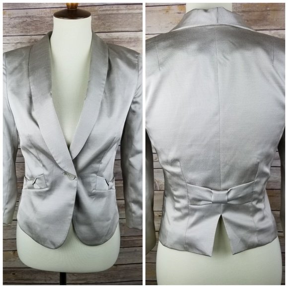 radiant_fuse's tweet photo. So good I had to share! Check out all the items I'm loving on @Poshmarkapp #poshmark #fashion #style #shopmycloset #lougrey #hm #modamecouture: https://t.co/IFBBSaVc7i https://t.co/k2okJBKFjx