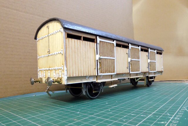 WarleyShow1's tweet photo. See it at Warley.
'The Twins' are LNER Extra Long Covered Carriage Trucks built by Jim Smith from fairly basic laser cut ply kits in Gauge 1 with added detail using just styrene strip and brass. See them in our show cases, one painted and one unpainted. https://t.co/zdUbnnFpfD
