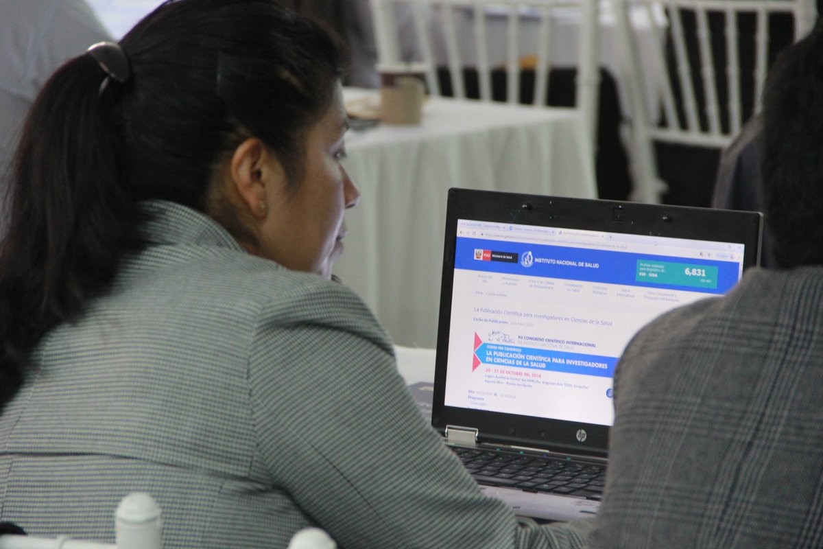 INS_Peru's tweet photo. Patricia Caballero, médico responsable de la #UNAGESP del INS, inauguró esta mañana el primer día del Curso Pre Congreso "Elaboración de Guías de Práctica Clínica Basadas en Evidencias para Hospitales Regionales".
#InsInforma https://t.co/WVDPDCQXv5