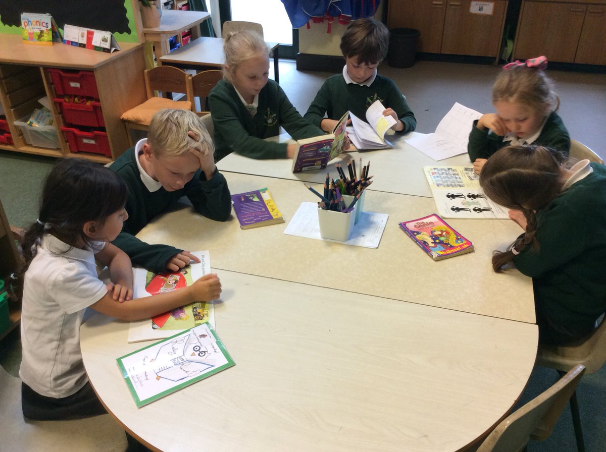 bps_Y1's tweet photo. Paired reading is always so fun! #FriFav #Late #isitmondayalready #edgeproject @bps_y4 https://t.co/2YRsNAqrnI