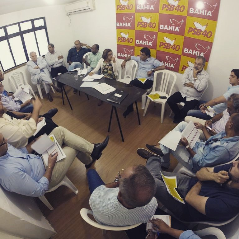 PSBBA's tweet photo. Acontecendo neste momento a reunião da Executiva Estadual do PSB para analisar os resultados das eleições e discutir a posição do partido para o segundo turno. https://t.co/PJPzRg3PeV