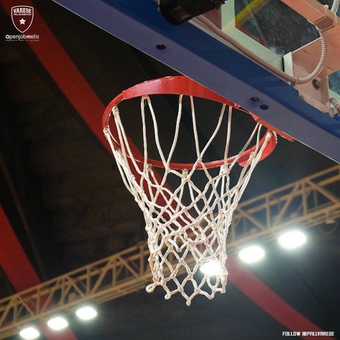 PallVarese's tweet photo. 🏀 Dopo #SasVar è già ora di ripartire, tutti #INSIEME! Prepariamoci a vivere un autunno all’Enerxenia Arena!
🦅 Prevendite per #VarTre
🍂 Promo #FallPack
🇪🇺 Abbonamenti @FIBAEuropeCup
Qui tutte le info ➡ https://t.co/sdAUjvYZhC #GOVARESE https://t.co/HxW3M4Sl4k