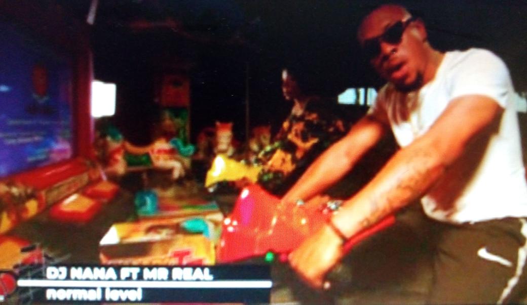 galaxytvent's tweet image. Now playing 🎧📺#NormalLevel by @djnana_official  @ZoRoSwaGBaG @MrReal_Legbegbe live on @Galaxypartytime with host @McBustaMouth holding it down @galaxytv on the #hitlistmonday