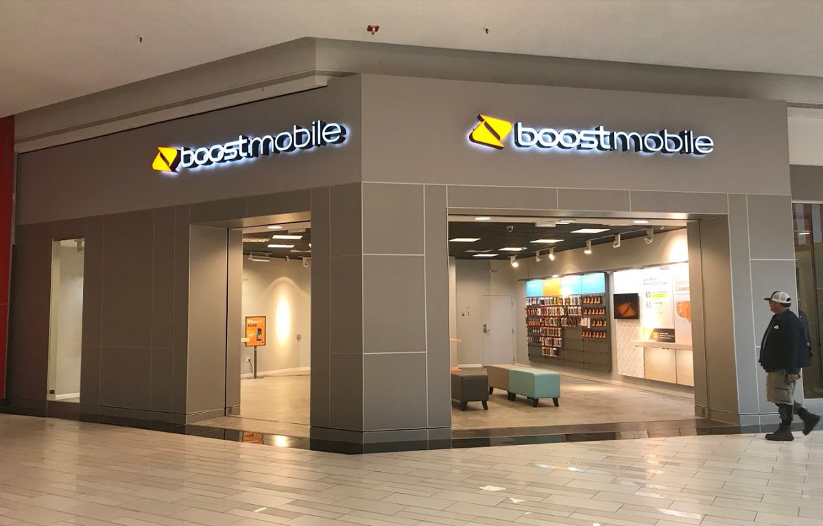 Holyoke Mall tweet media