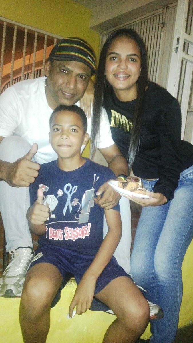 dionibello1's tweet photo. Hijos Amados los quieros muchoooo https://t.co/AX9CAd3deU
