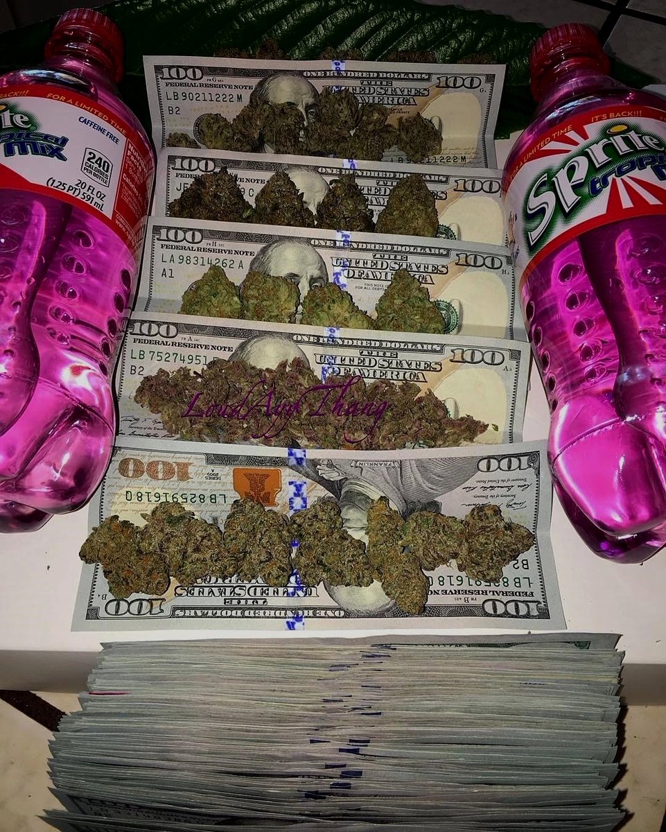 weed_canada's tweet photo. Unbelievable herb 🌬 Follow if you like smoking the herb 🔥 #legalizacion #weed #alcohol #weeds #smoke #weed_canada #marijuana #cannabis #smokeweed #pot #october17 #canada https://t.co/h1LLCczOaM