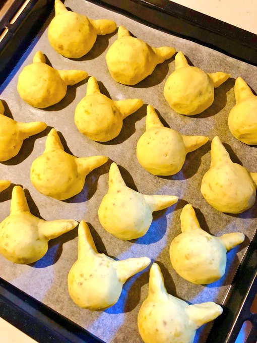 可愛すぎて食べられない 芋とチョコペンで作る ピカチュウのスイートポテト えのげ
