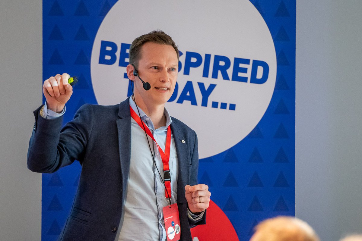“Koppelen van verschillende systemen is vandaag heel complex. Er zijn meer dan 300 verschillende IoT-standaarden" zegt Professor <a href="/JeroenHoebeke/">Jeroen Hoebeke</a> van UZ Gent. #ICTNspire #digitaltransformation

techzine.be/blogs/19263/op…