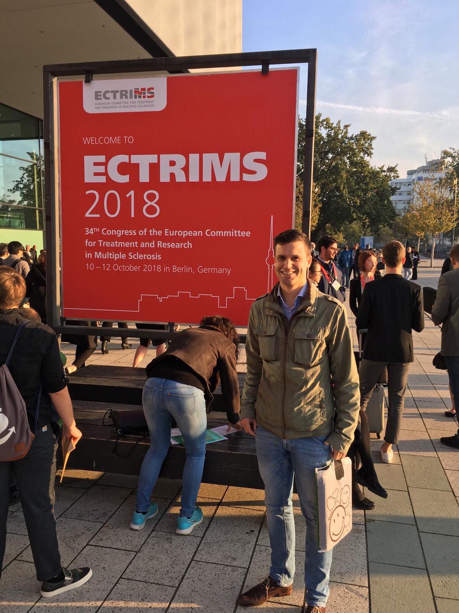 #ECTRIMS18 last week- nice to meet @GavinGiovannoni &amp; <a href="/somehow_related/">Dr Alison Thomson</a> to discus selfmonitoring options for #Multiplesclerosis