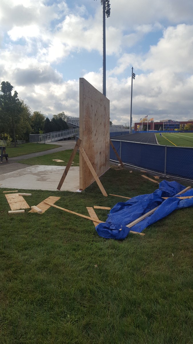 HEHSAppliedTech's tweet photo. @HoffmanHS HEHS Football shed coming to life. First wall is up #GeometryinConstruction https://t.co/EzC39O8G8p