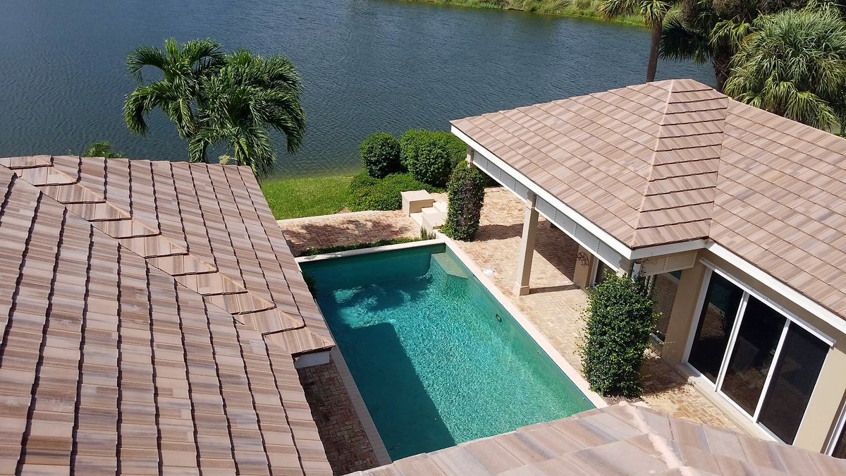 OIRoofs's tweet photo. Good Morning 
Have a Beautiful Monday!
#JohnsIsland #TheMoorings #OrchidIsland #GrandHarbor #IndianRiverShores #Seagrove #Leman #homeimprovement #floridahomes #verobeach #Dreamhome #homerepair #floridaliving #verobeachflorida #roofing #roofinglife #urbanarchitecture https://t.co/yg2mr0oXUJ