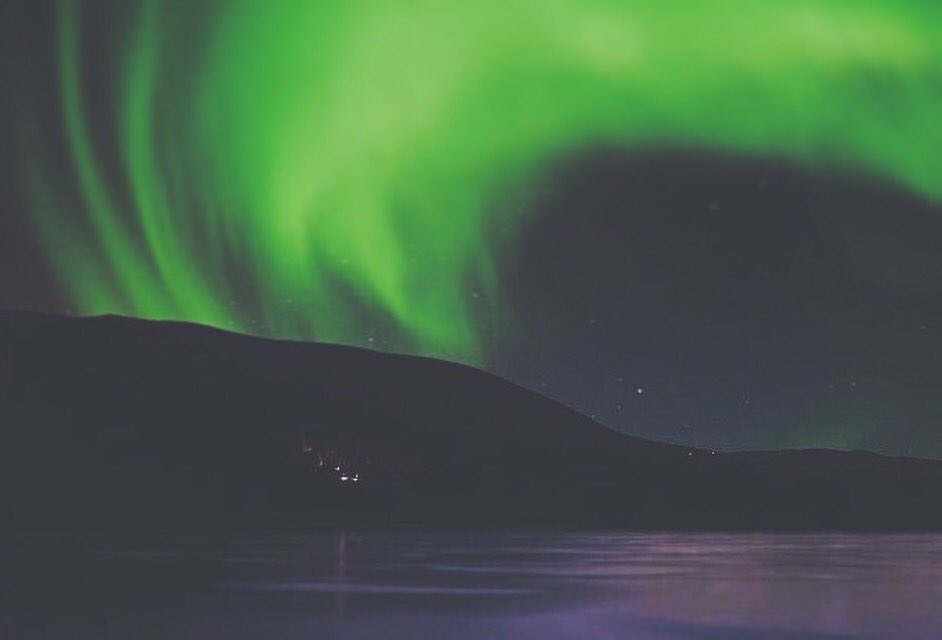ACreativeMindCo's tweet photo. Aurora.
•
•
•
•
#graphicdesign #gravitdesigner #graphicdesigner #illustration #astronomydesign #astronomy #northern #northernlights #auroraborealis #graphic #design #lights #scenery #views #skyline #acreativemind https://t.co/y9NhaZ0mqB