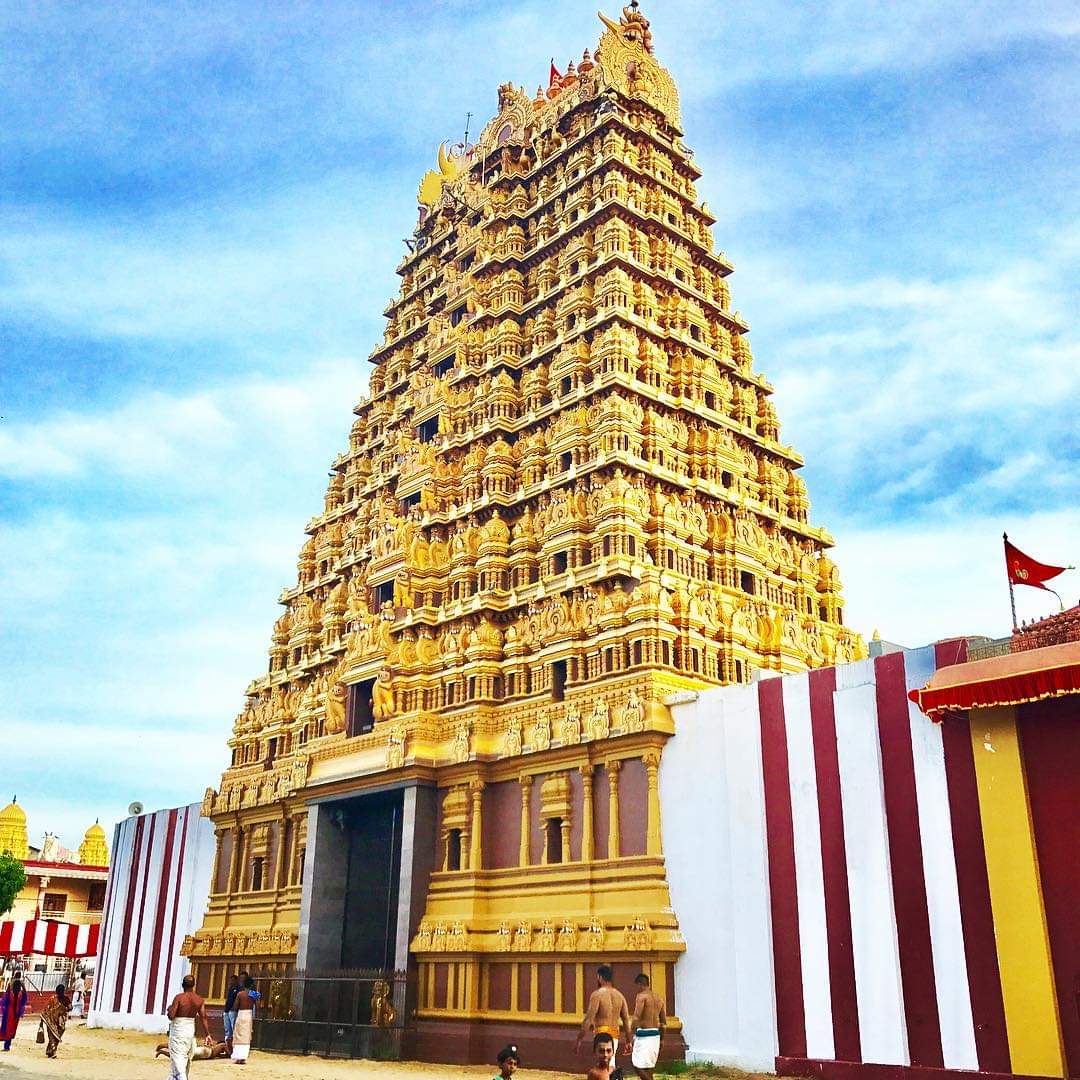 TravelFlute's tweet image. RT @lanka_d: Nallur Kandaswamy Kovil
In the hot arid lands of Nallur, in Jaffna, rises the majestic Hindu temple for Skanda/Murugan the god of love, war &amp;amp; beauty.
#VisitSriLanka
#withdnlankatours🇱🇰 #srilankanculture#srilankanheritage
#northprovince #jaff…