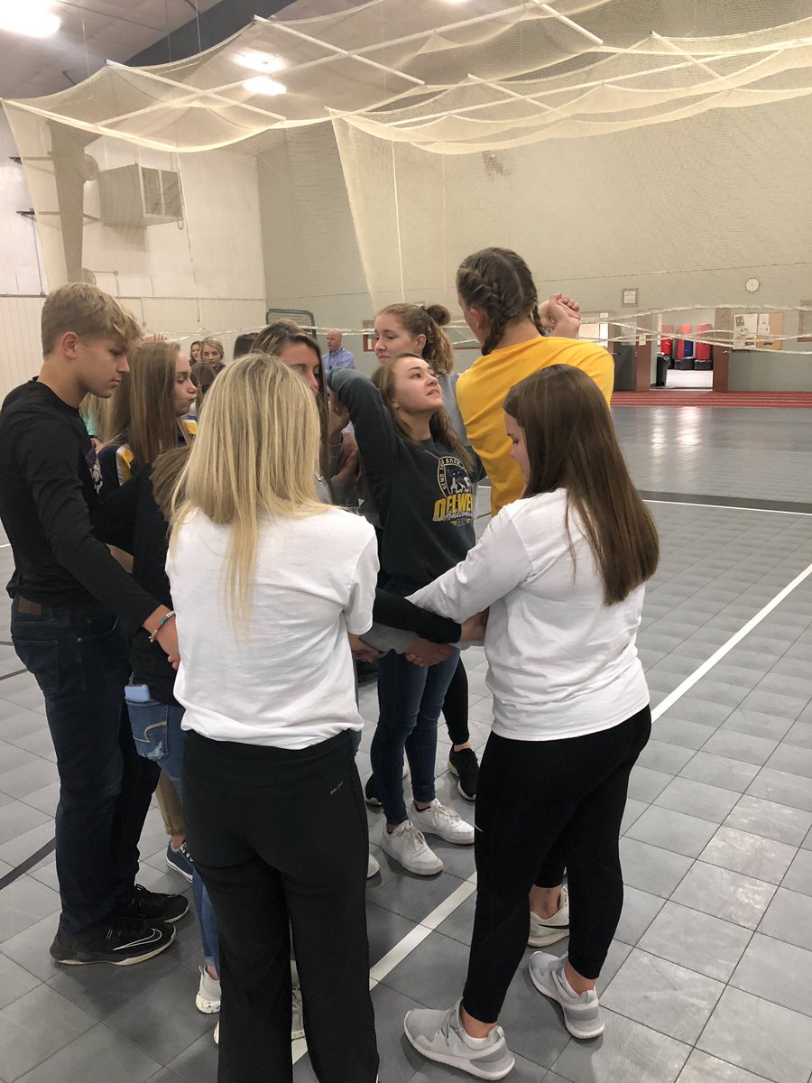 Great start to our first leadership meeting led by <a href="/TylerDowning_/">Tyler Downing</a> and @CC_Comets #neicleadership