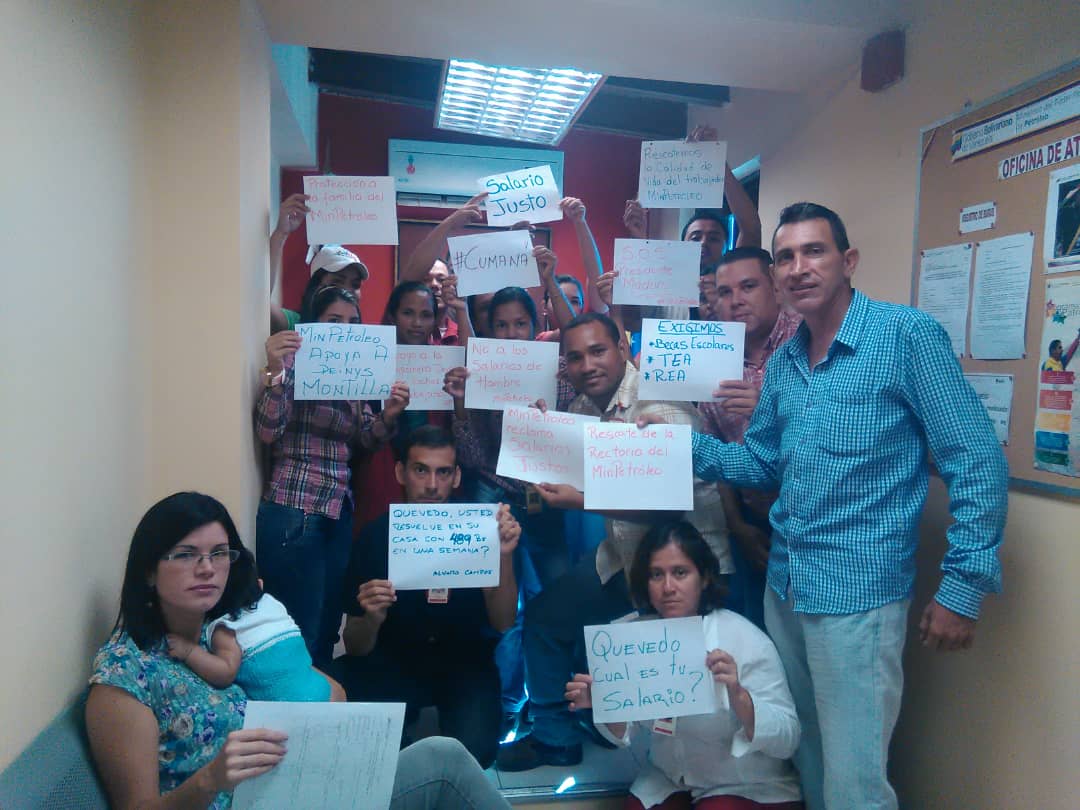 GomezWilliams's tweet photo. #15Oct 
#Cumana
Los trabajadores de @MinPetroleoVE en Cumaná, #Venezuela nos unimos al clamor nacional por salarios justos y dignos para todos, este gobierno de derecha y corrupto destruyó el Legado de Chávez. https://t.co/XCRiAUdBJZ