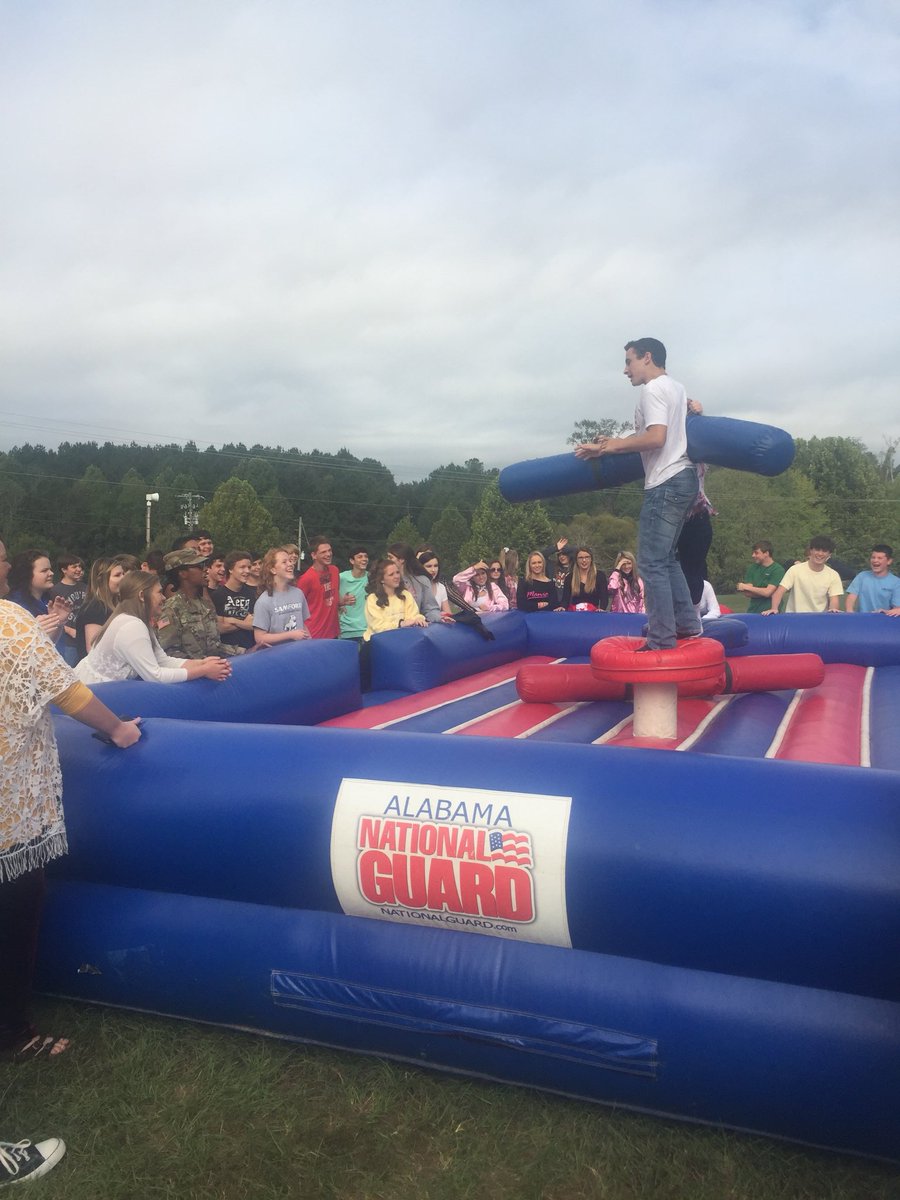 OGPrincipal's tweet photo. Great way to kick off OGHS homecoming week... with a visit from Sergeant Vance and the Army National Guard! https://t.co/hccTCAzr4P