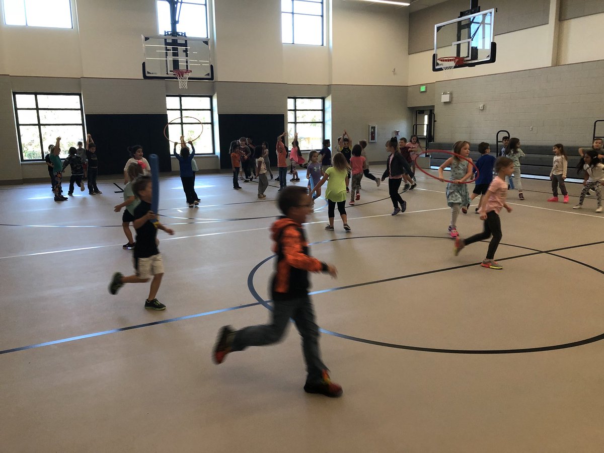 coach_sutherlin's tweet image. States of Matter Tag with K-2 #BeCannonProud #solidliquidgas #scienceinPE @canSTEM @GCISD_PE