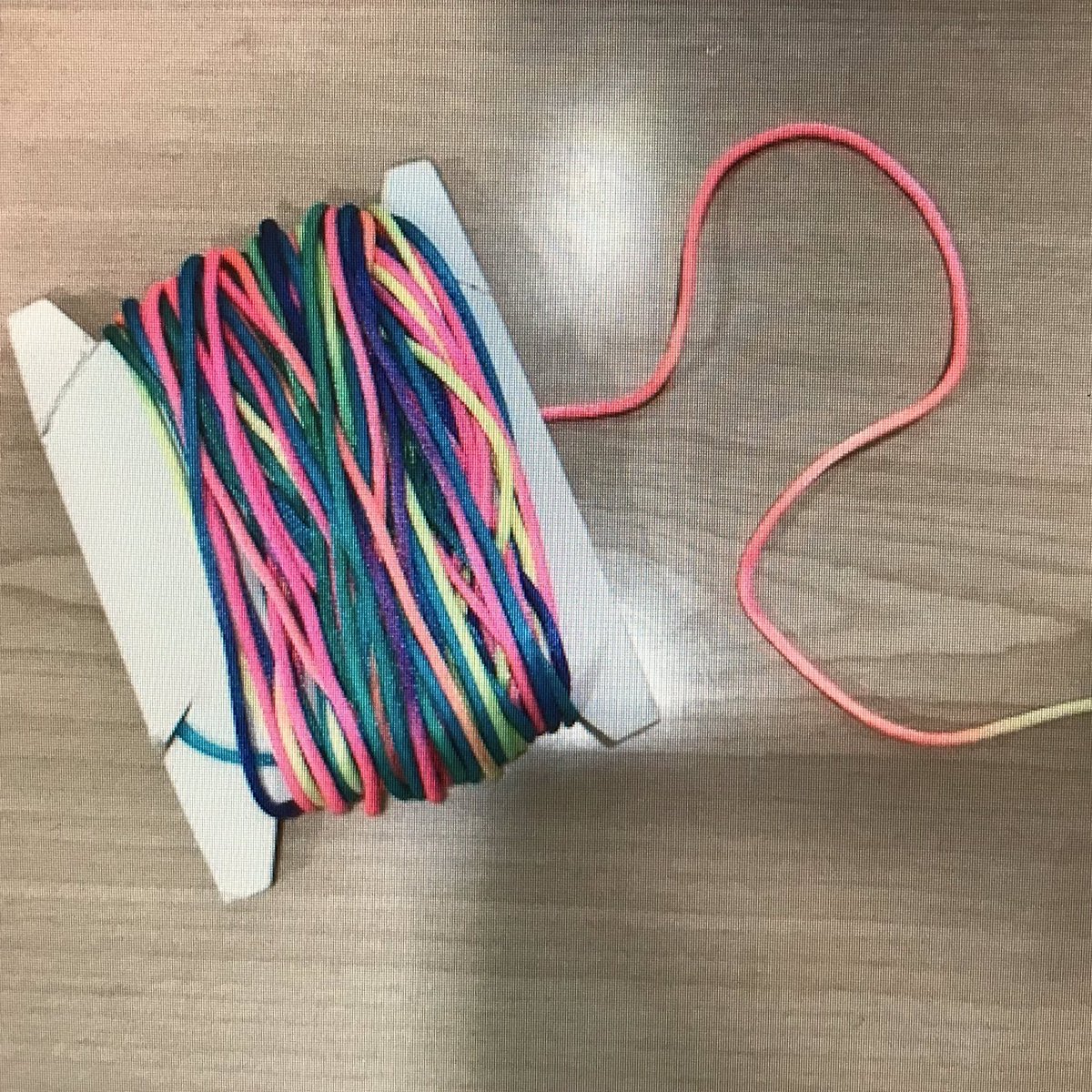 lobke_marsden's tweet image. With the help of this string a 4yo girl managed to have her first #radiotherapy treatment today. Having to be in the room by herself she held on to the string with her mummy holding the other end in a different room. Still connected 🌈🎗
She did amazing ✨

#ChildhoodCancer #nhs