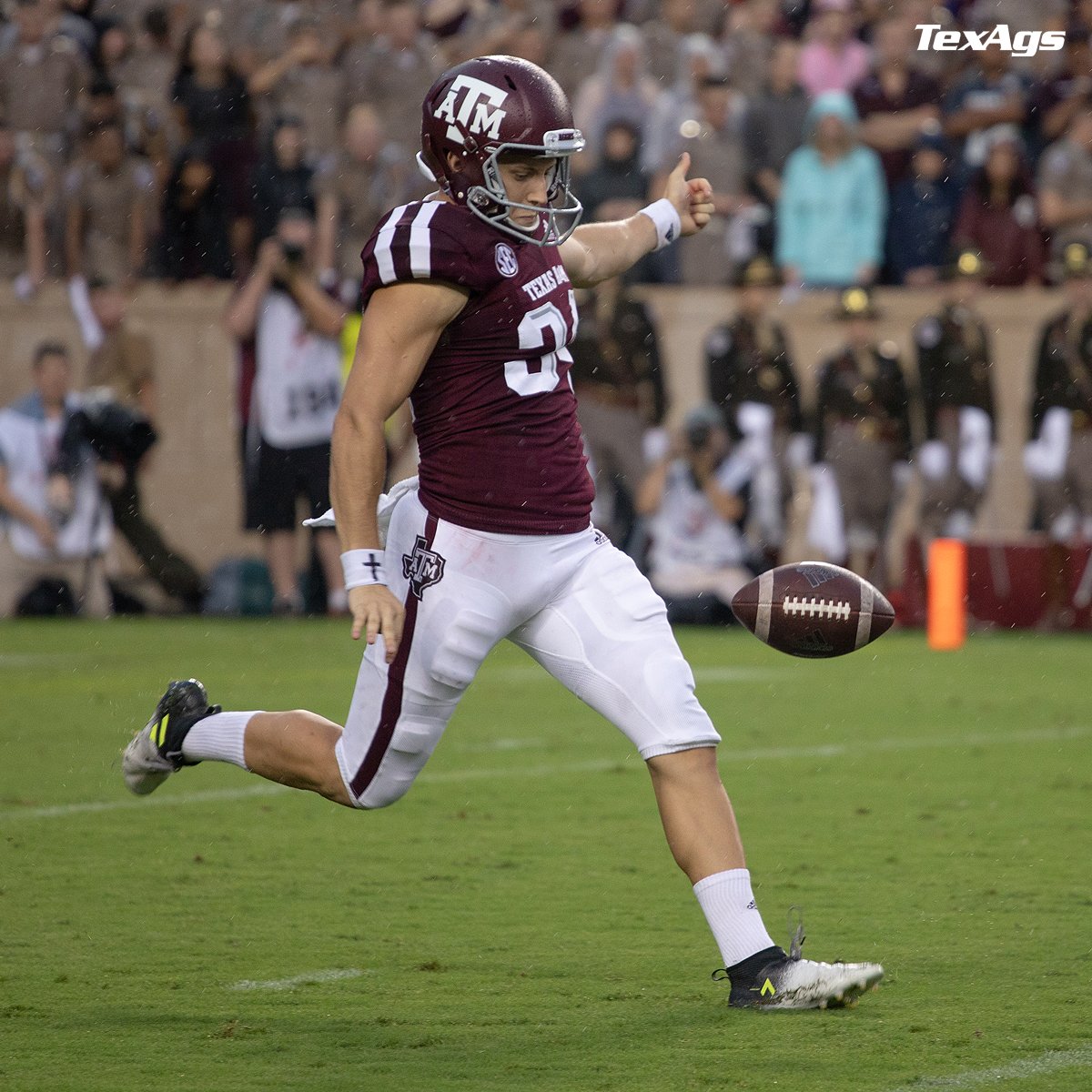 Congrats to @_Jstern and <a href="/MannBraden/">Braden Mann</a> for being named to ESPN’s Midseason All-American Team 👏

Full List: es.pn/2NEUxLV