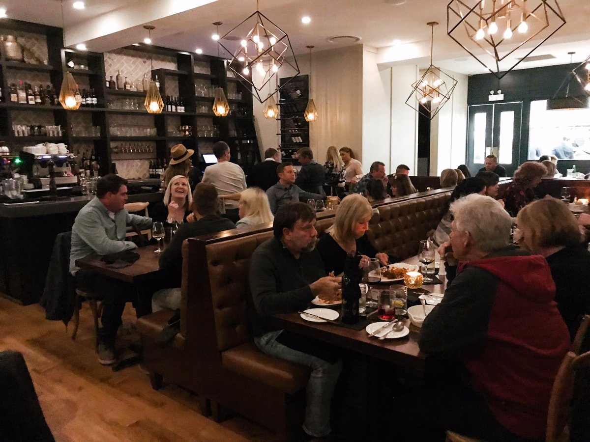 Smiles are shared and memories are made here at kamoosh bistro.☺️ #kamoosh #kamooshbistro #kamooshbistrowaterdown #kamooshbistrobar #family #familygoals #foodie #memories #smile #farmtotable #fresh