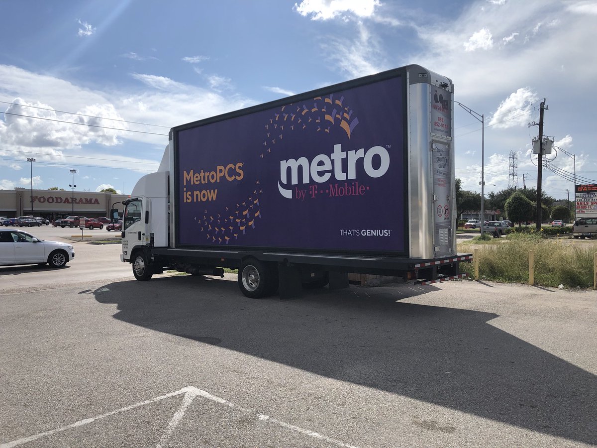 iLesa's tweet photo. #LivePurple #MetrobyTmobile Best place to be!! https://t.co/kVIgplewf1