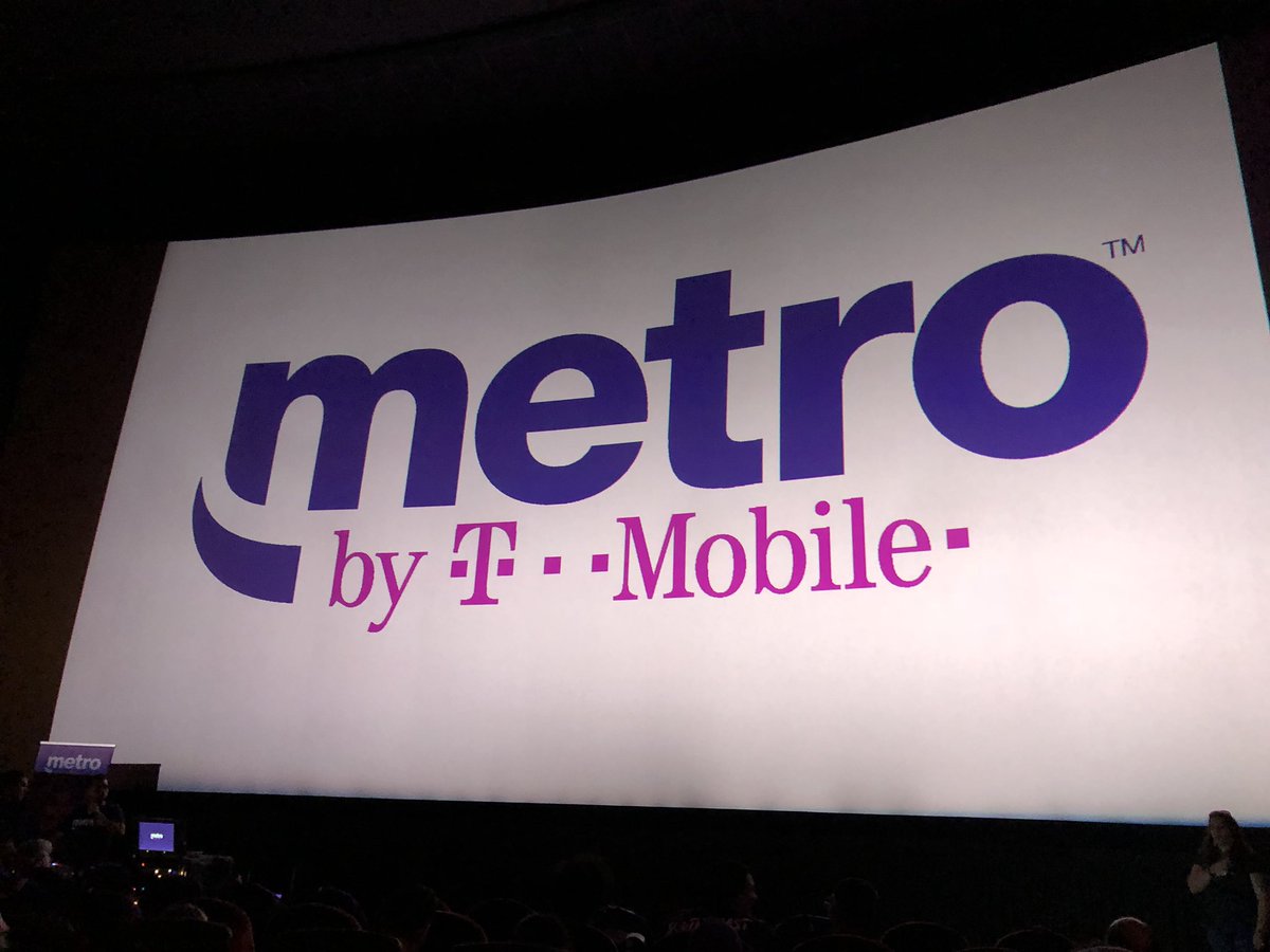 iLesa's tweet photo. #LivePurple #MetrobyTmobile Best place to be!! https://t.co/kVIgplewf1